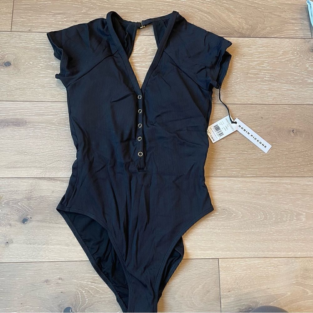 Robin Piccone
Snap Front One Piece Swimsuit